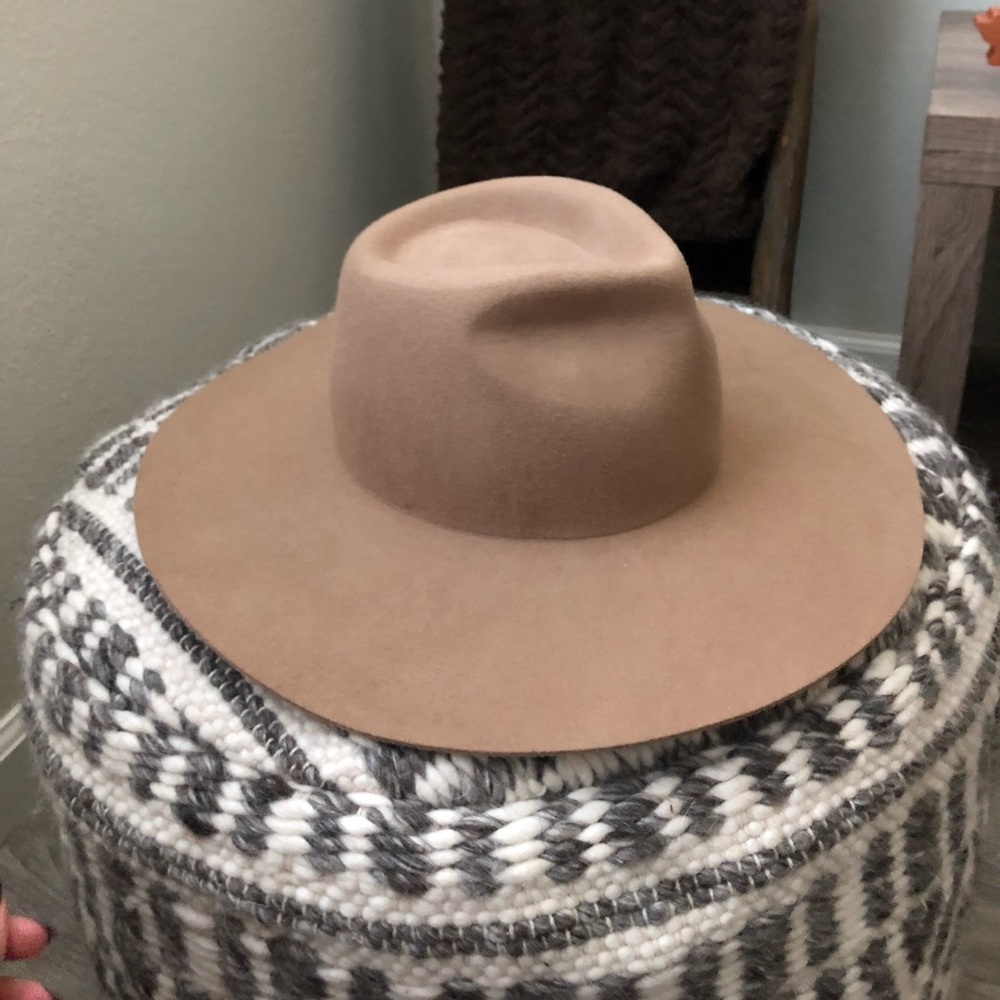 Camel/Tan Felt Wide Brim Fedora